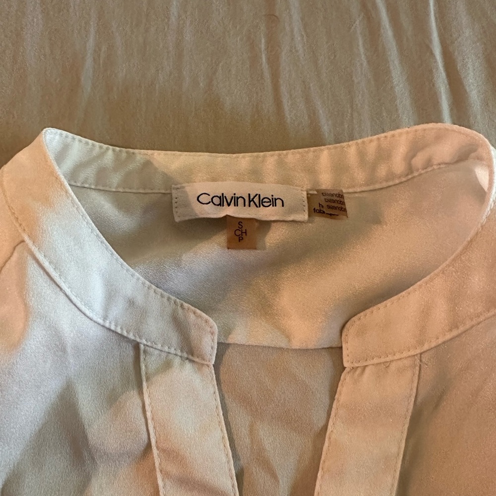 CALVIN KLEIN BUTTON UP